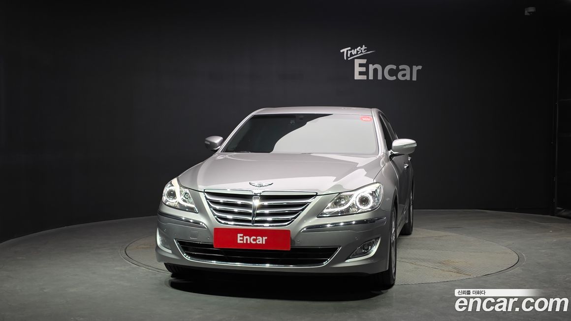 Hyundai Genesis 2012