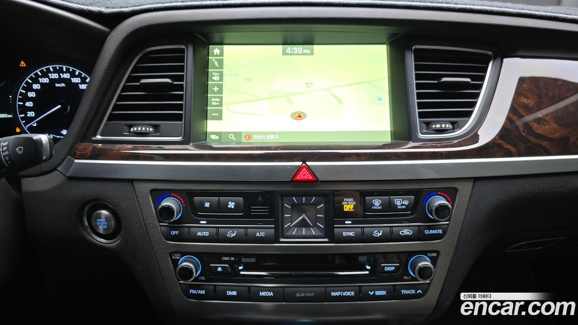 Hyundai Genesis 2016