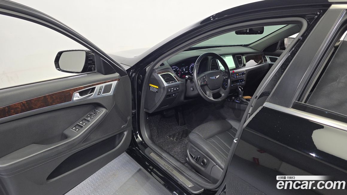 Hyundai Genesis 2016