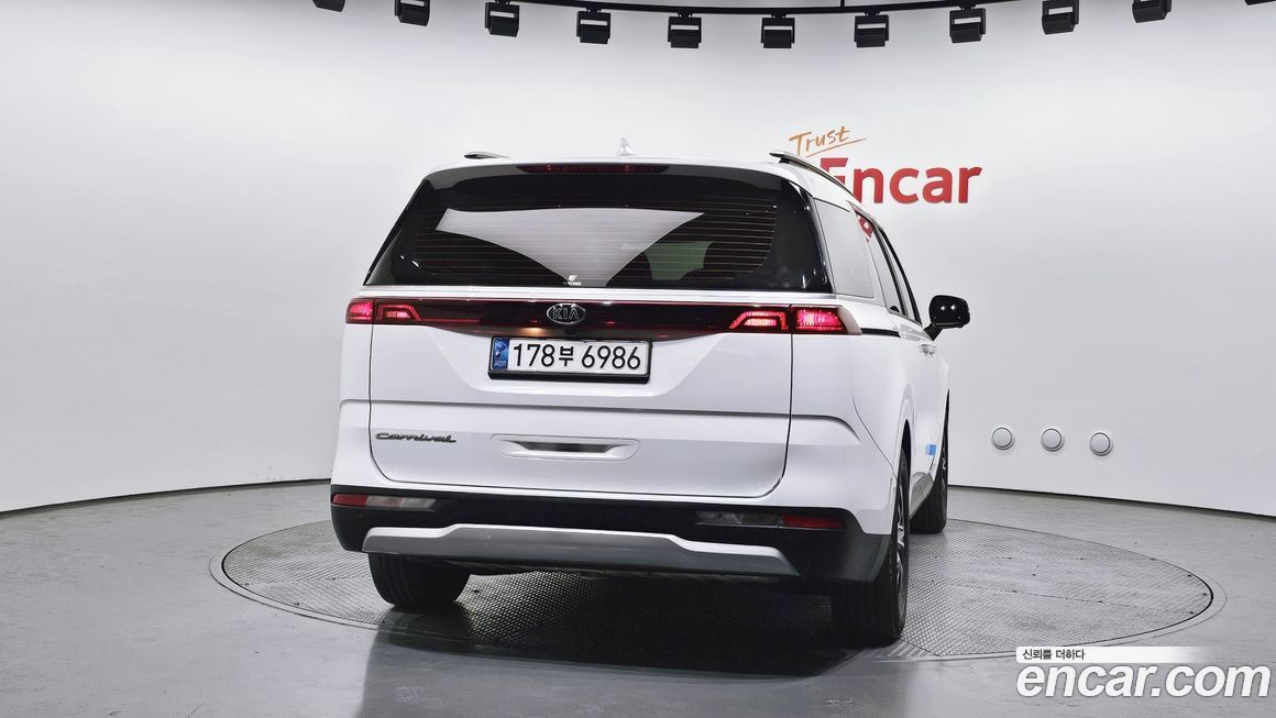 Kia Canival 2021