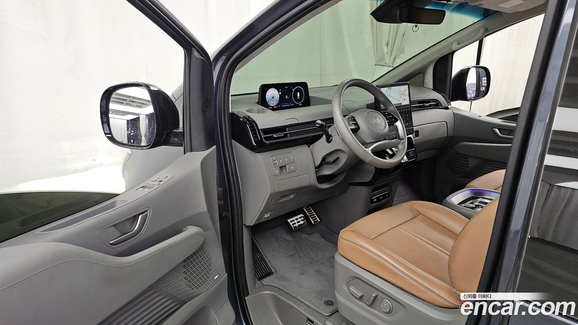 Hyundai Staria 2025
