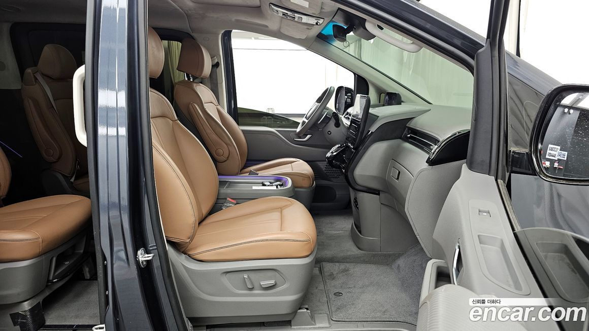 Hyundai Staria 2025