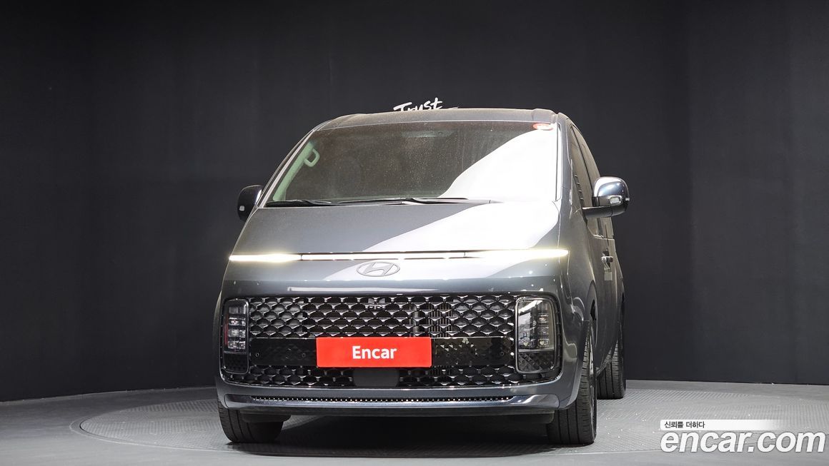 Hyundai Staria 2025