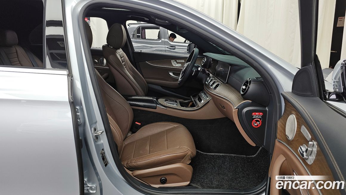 Mercedes-Benz E-Class 2021