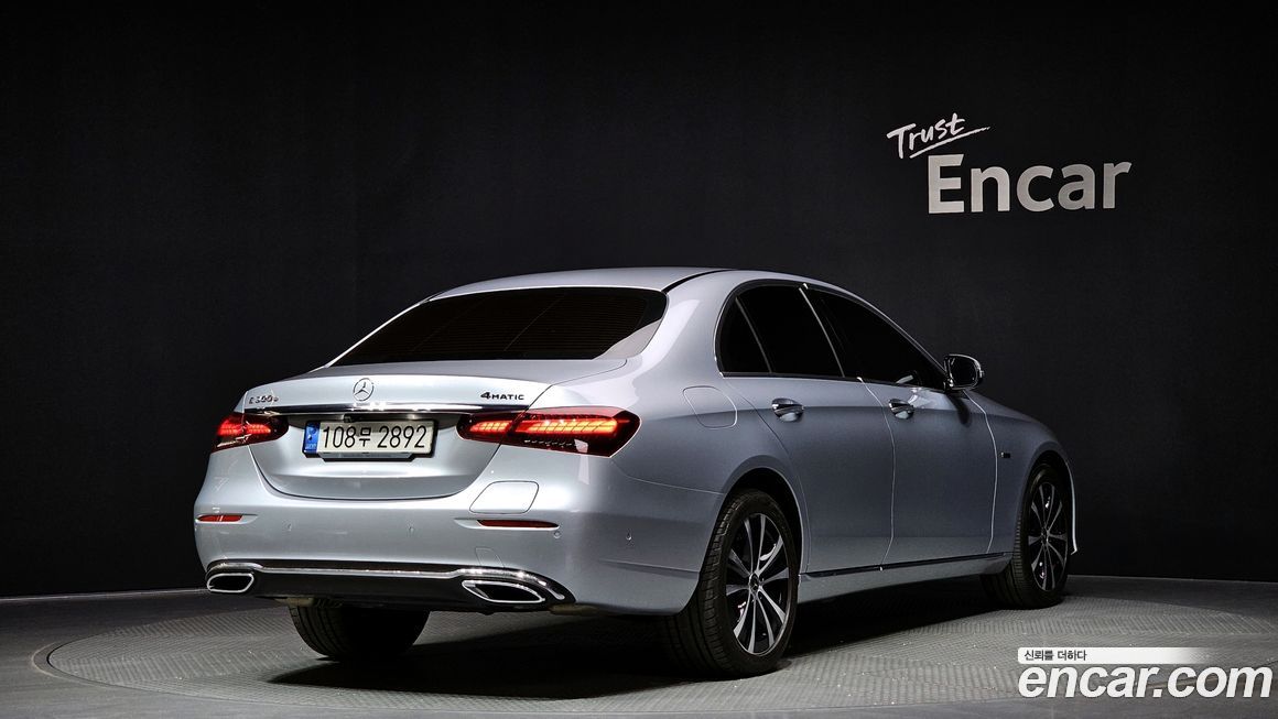 Mercedes-Benz E-Class 2021