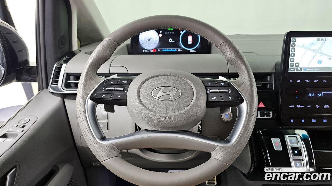 Hyundai Staria 2025