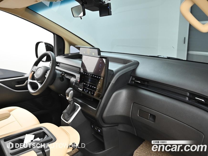 Hyundai Staria 2025