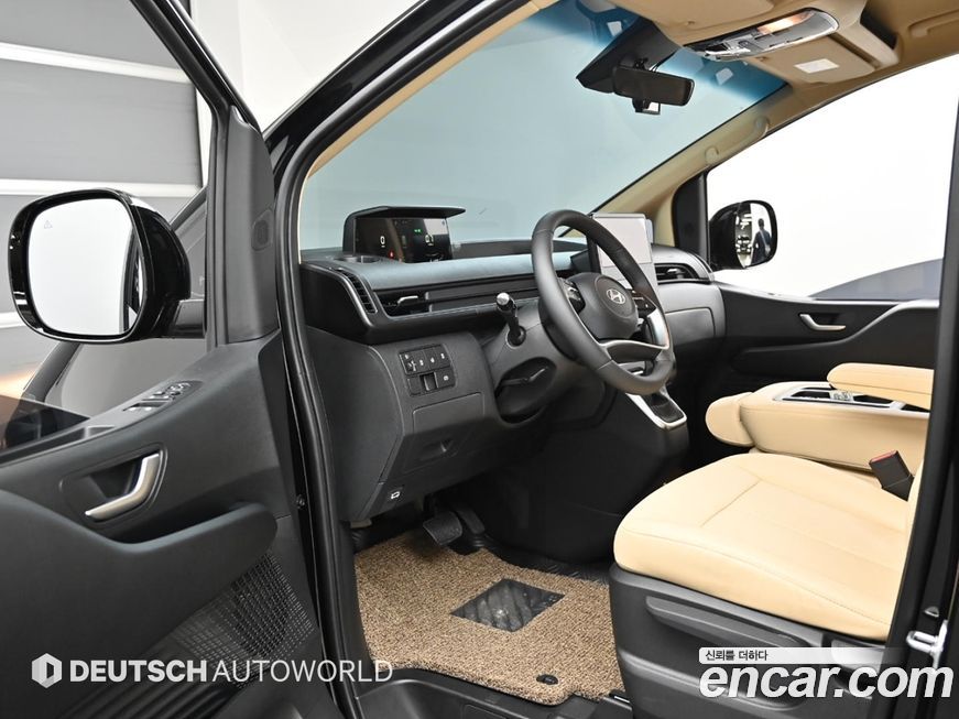 Hyundai Staria 2025