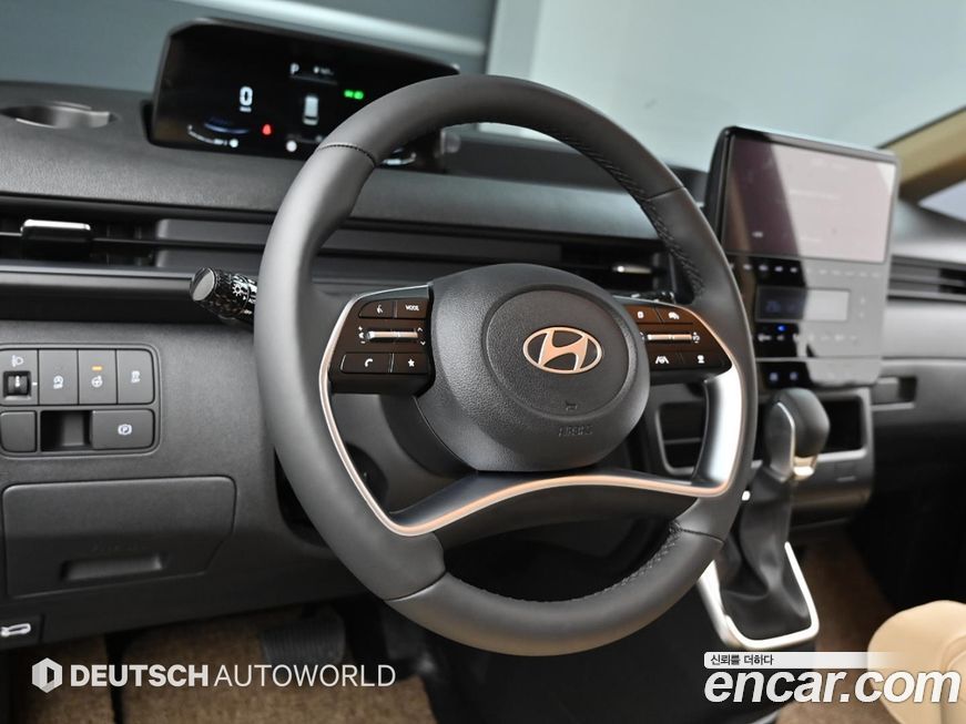 Hyundai Staria 2025