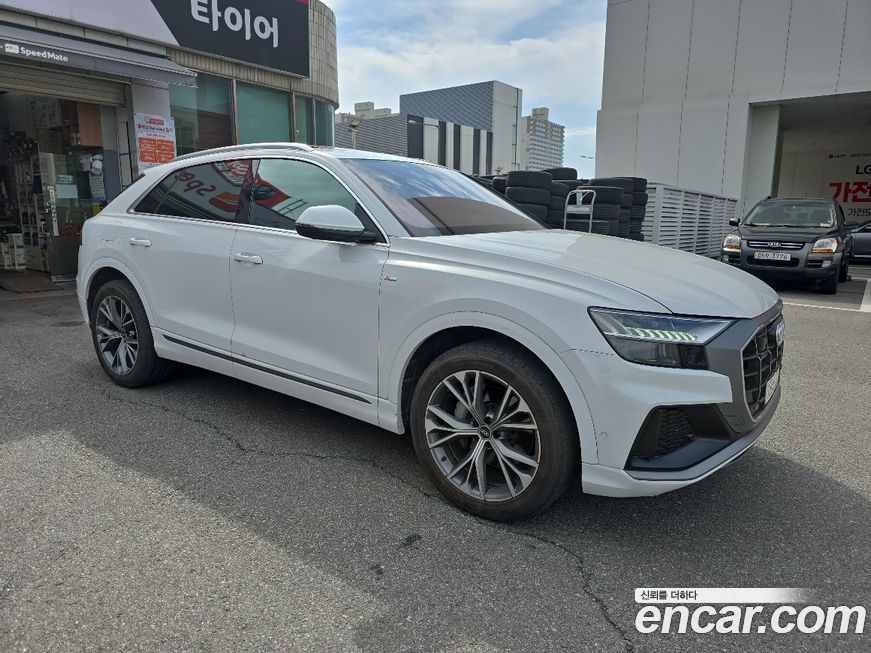 Audi Q8 2021