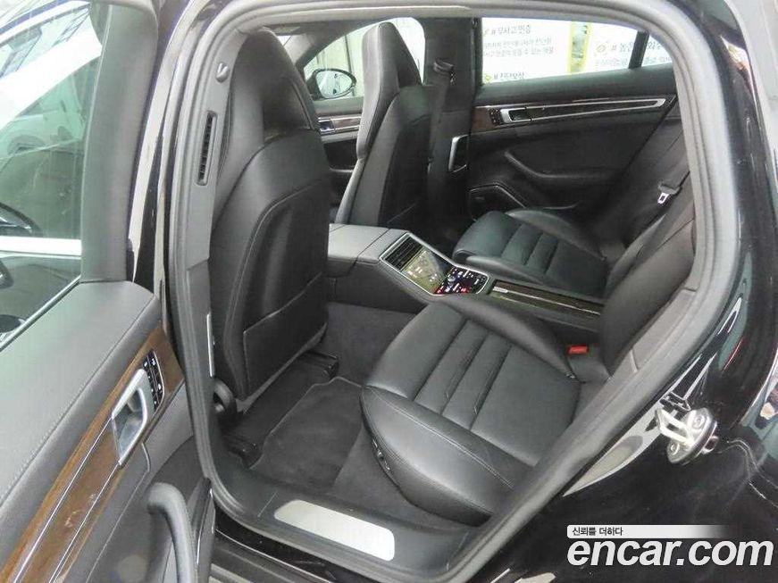 Porsche Panamera 2019