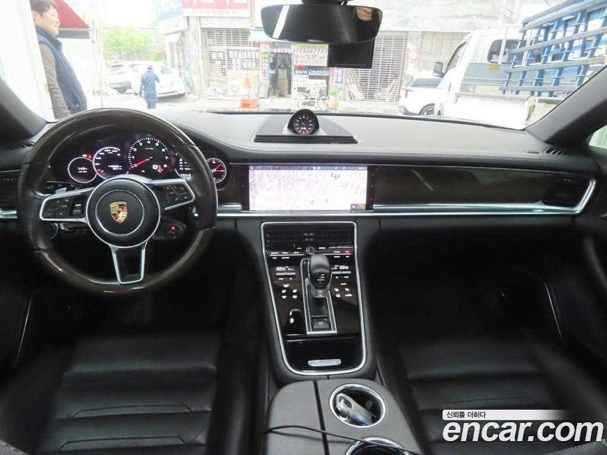 Porsche Panamera 2019