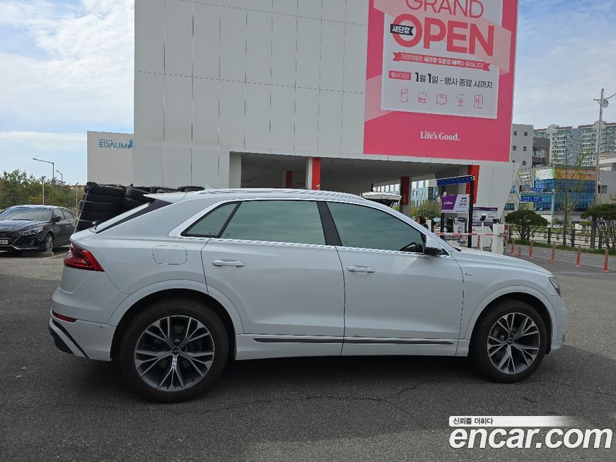 Audi Q8 2021