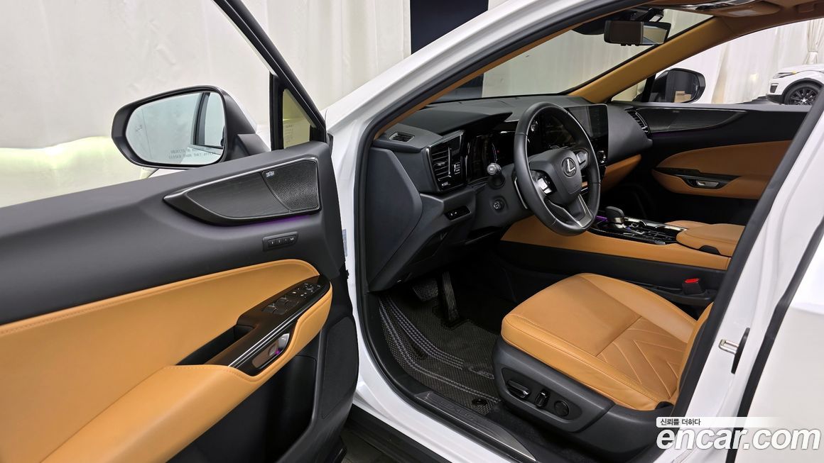 Lexus NX 2025