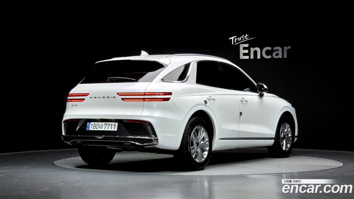 Genesis GV70 2025