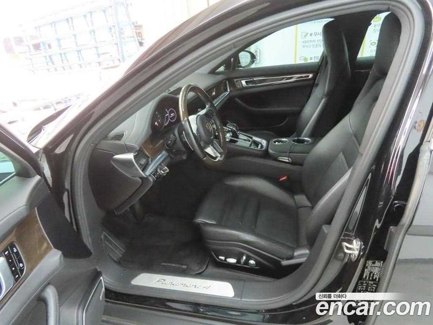 Porsche Panamera 2019