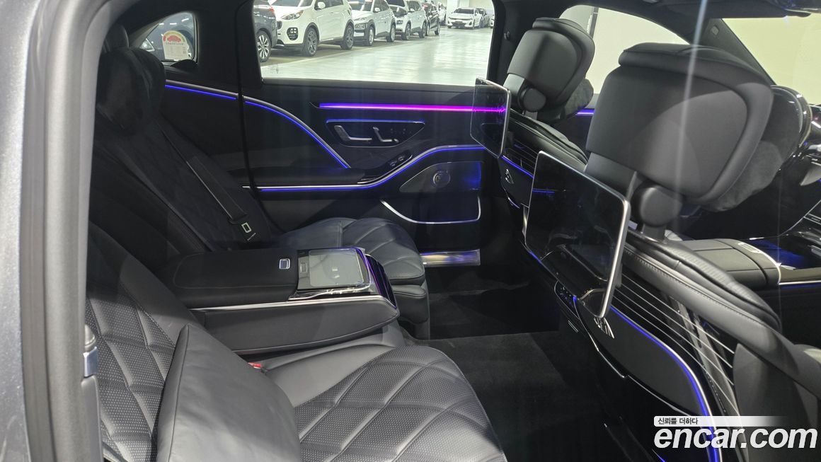 Mercedes-Benz S-Class 2025