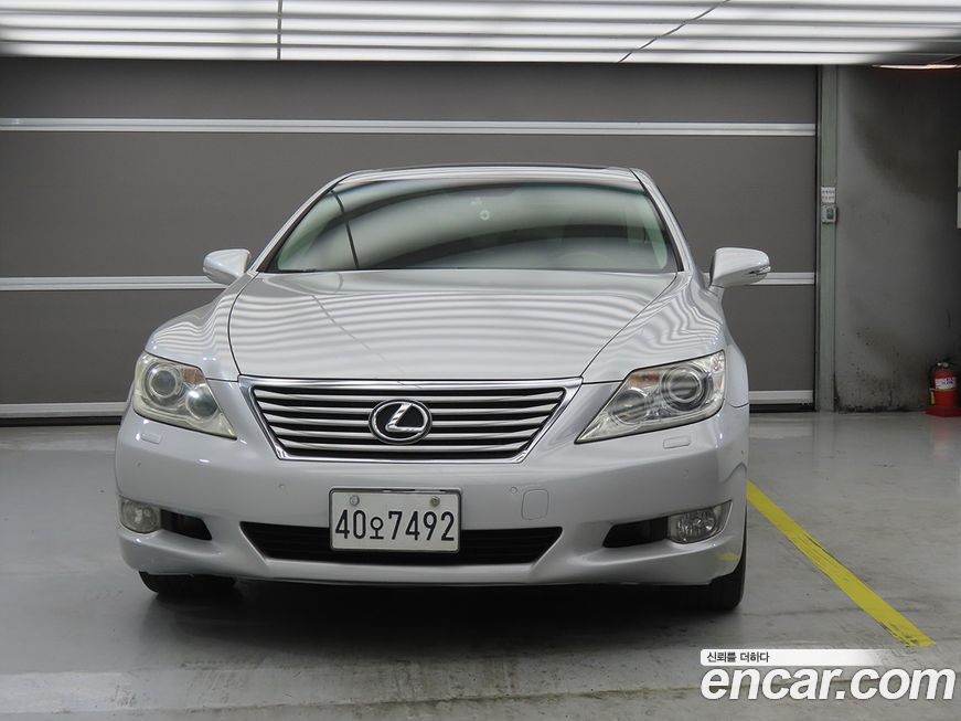 Lexus LS 2011