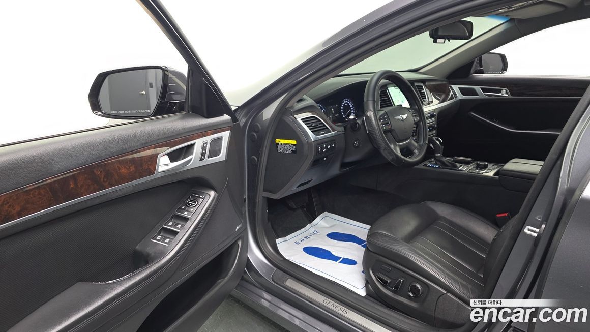 Hyundai Genesis 2016