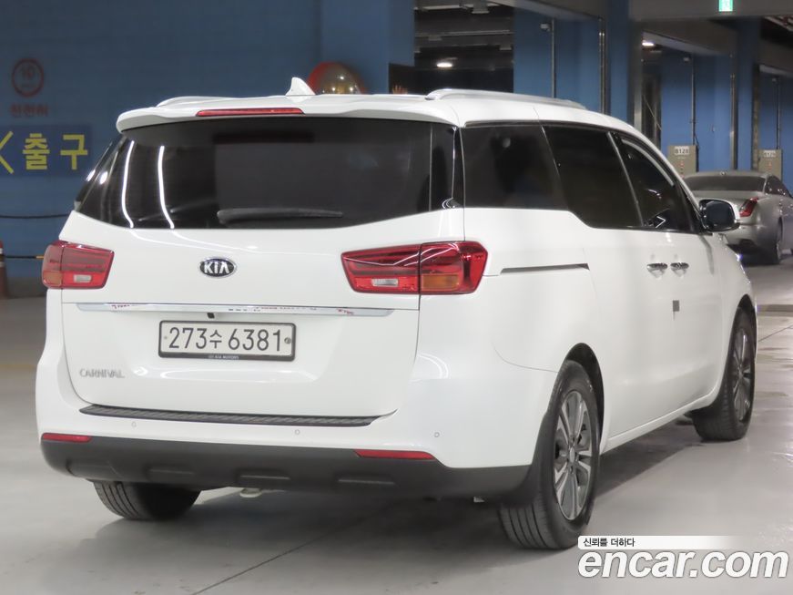 Kia Canival 2019