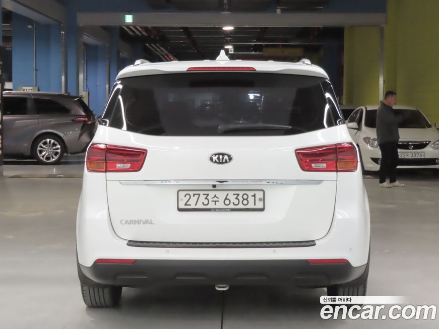 Kia Canival 2019