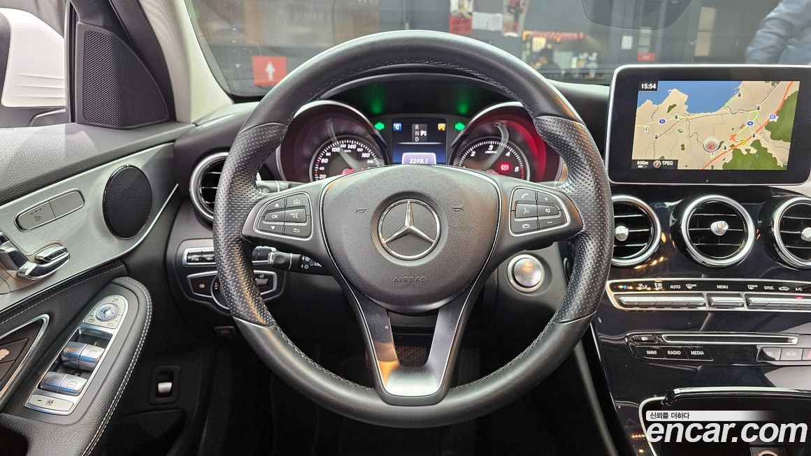 Mercedes-Benz C-Class 2016