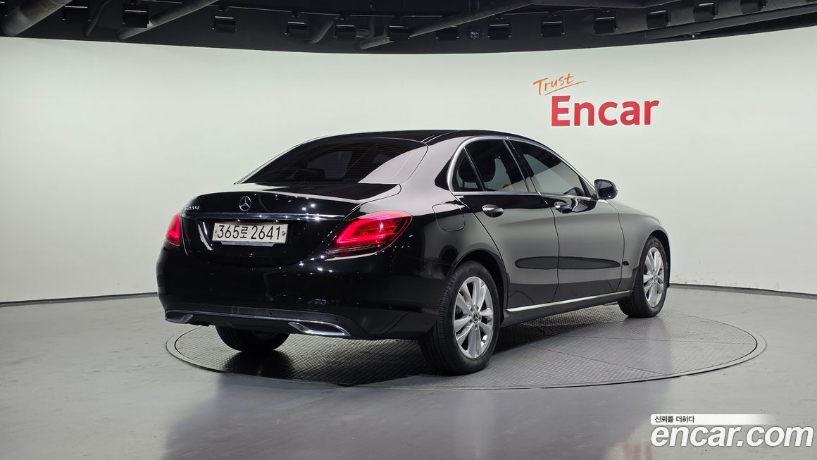 Mercedes-Benz C-Class 2019