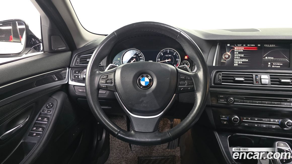 BMW 5-Series 2016
