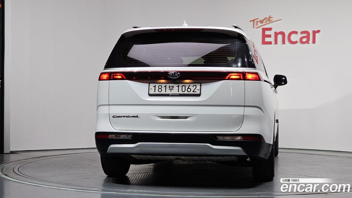 Kia Canival 2021