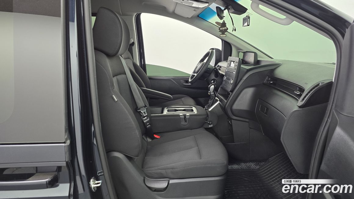 Hyundai Staria 2023