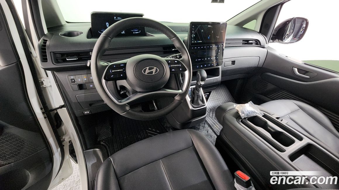 Hyundai Staria 2025