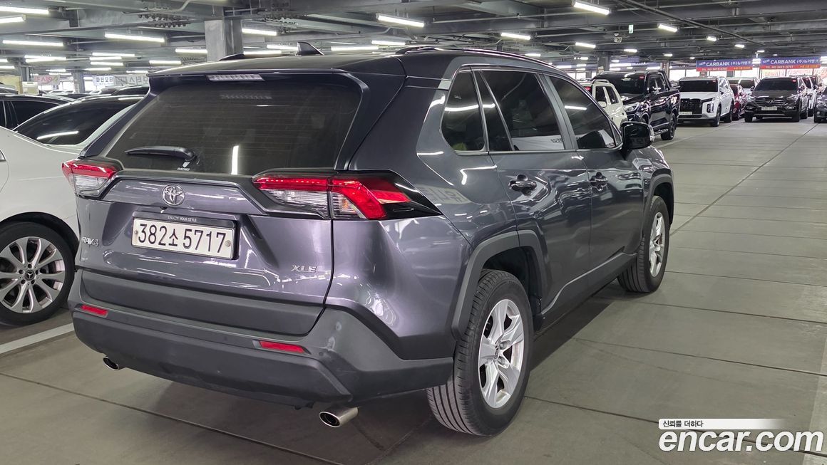 Toyota RAV4 2021