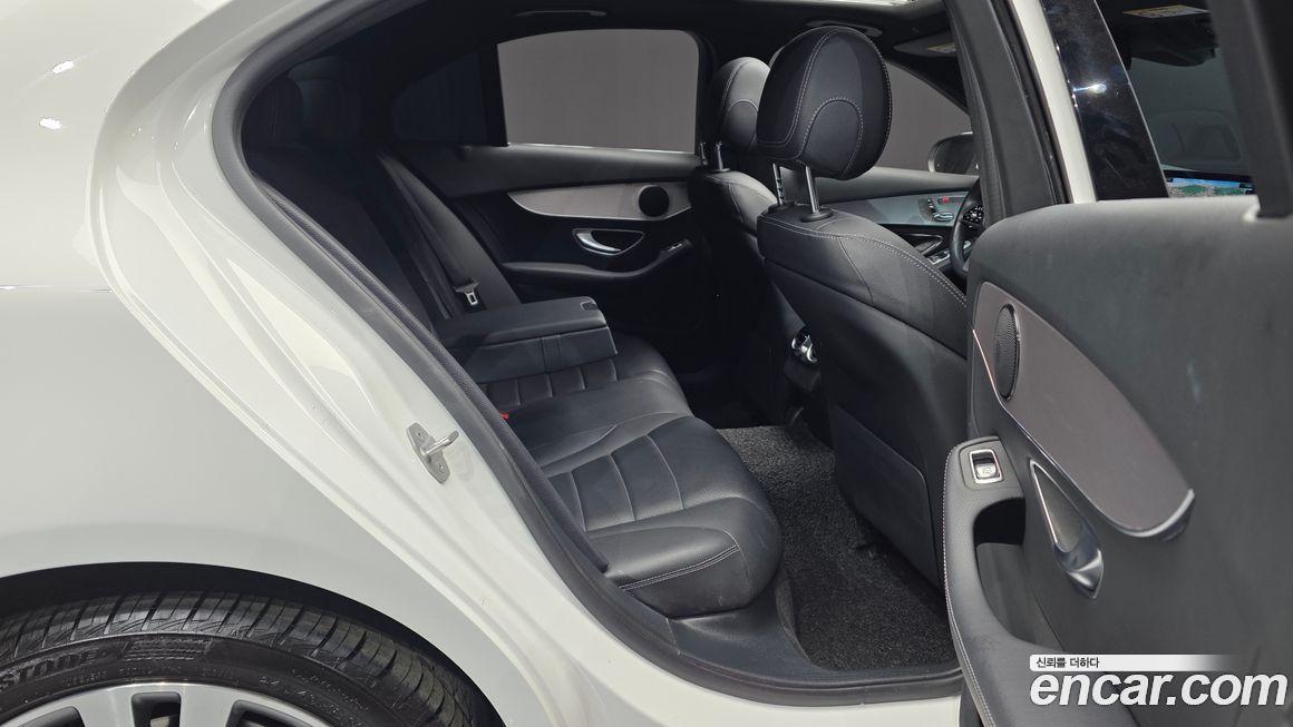 Mercedes-Benz C-Class 2020