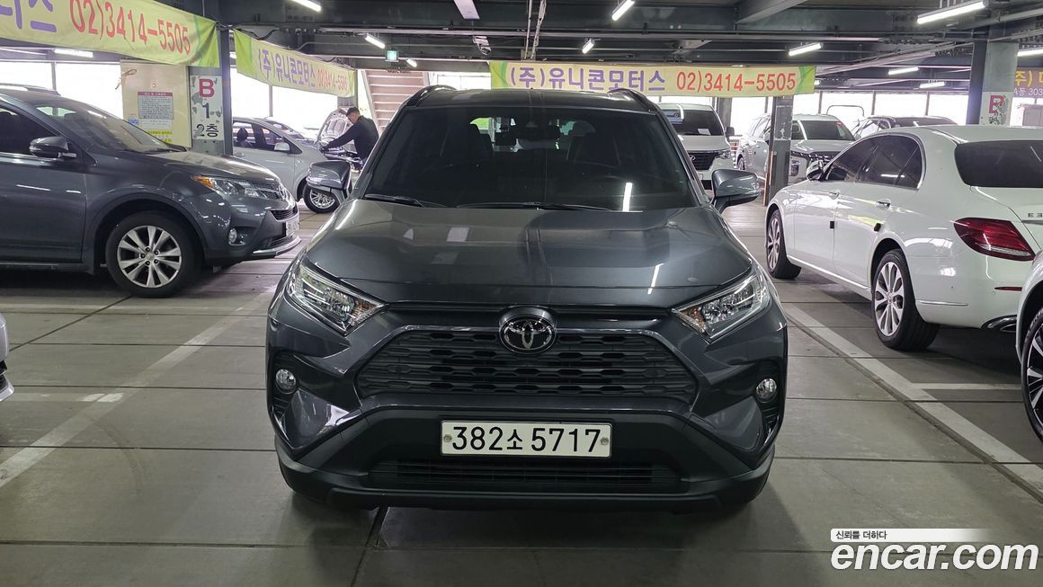 Toyota RAV4 2021