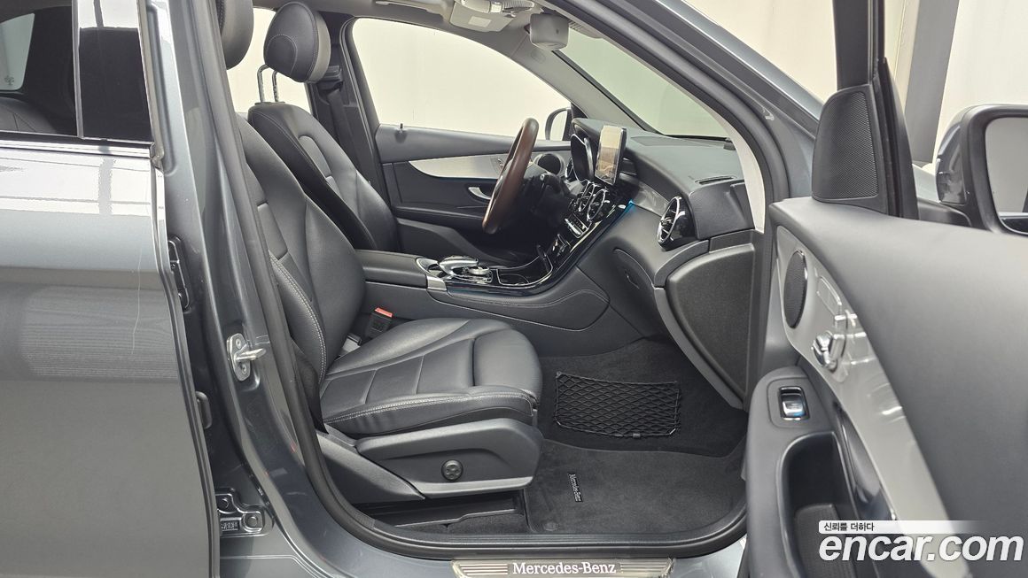 Mercedes-Benz GLC-Class 2019