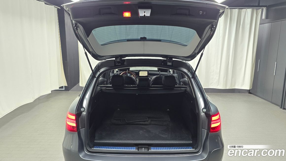 Mercedes-Benz GLC-Class 2019