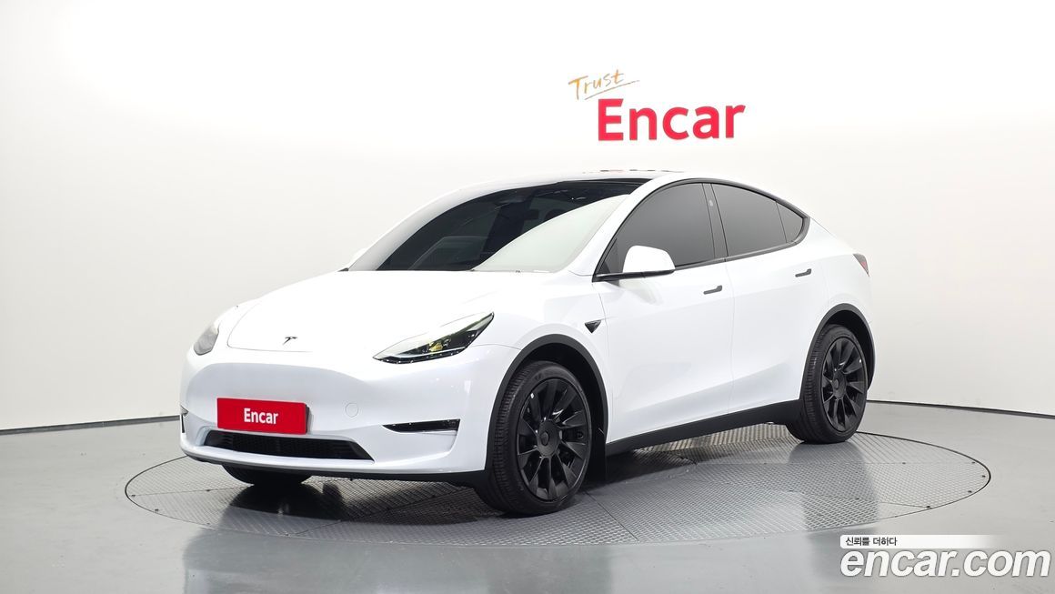 Tesla Model Y 2024