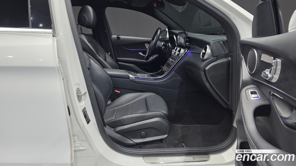 Mercedes-Benz GLC-Class 2021