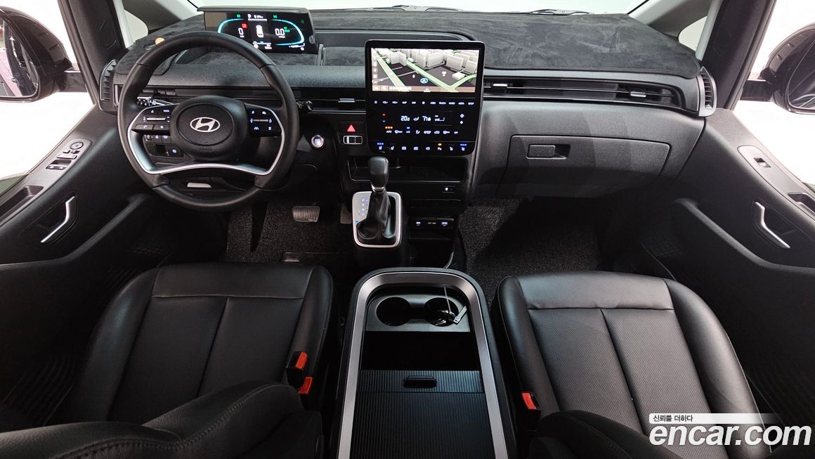 Hyundai Staria 2025