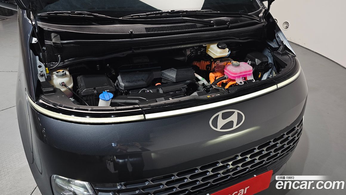 Hyundai Staria 2025