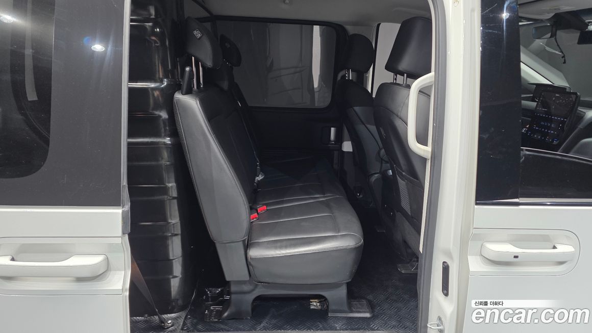 Hyundai Staria 2023