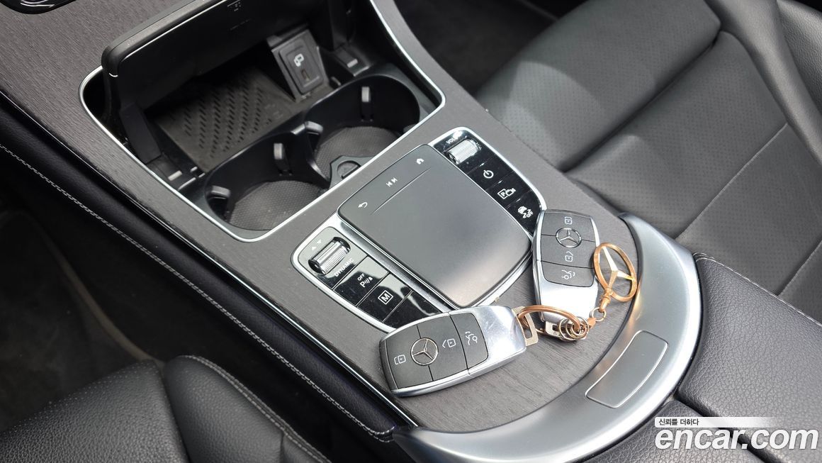 Mercedes-Benz GLC-Class 2021