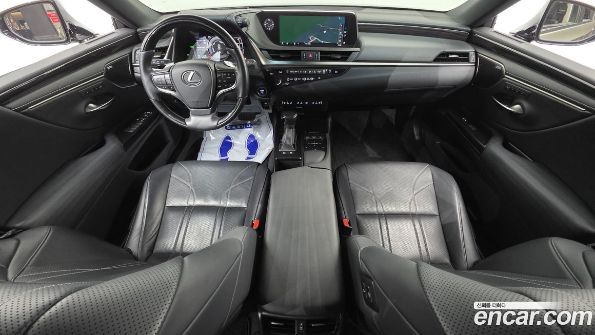 Lexus ES 2019