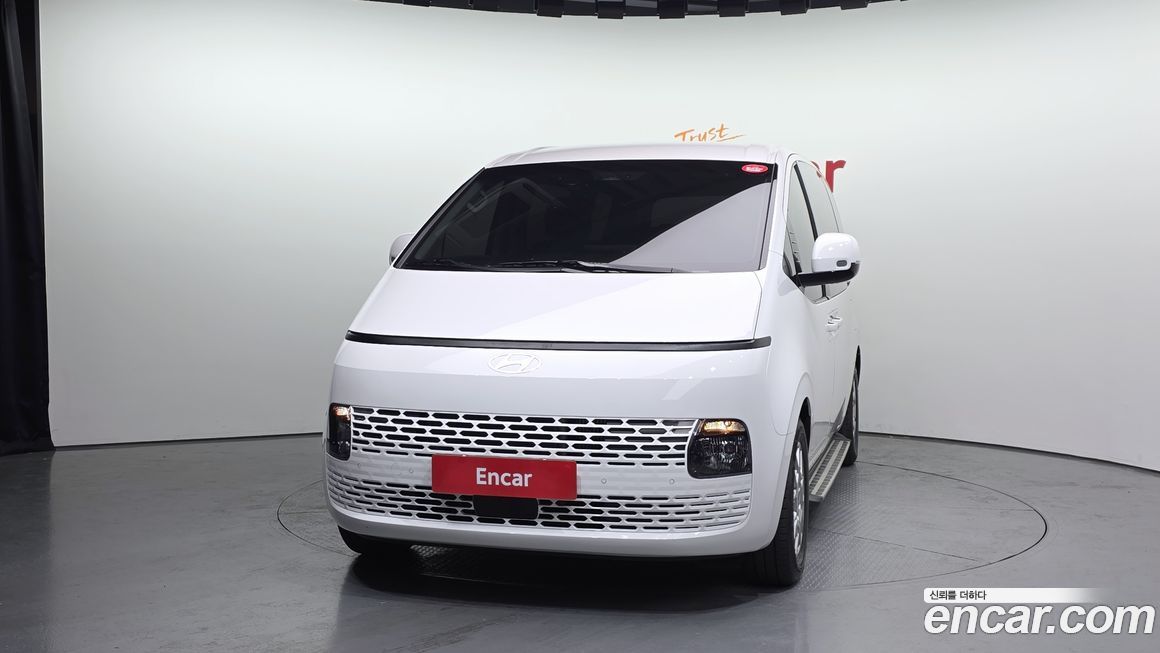 Hyundai Staria 2025
