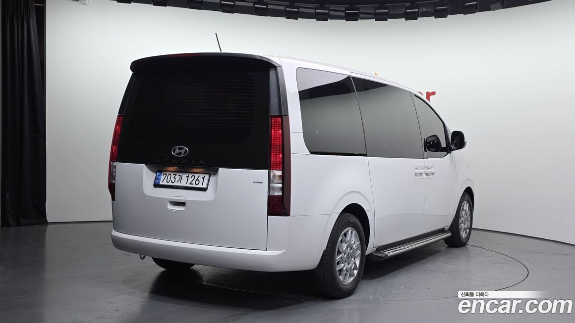 Hyundai Staria 2025