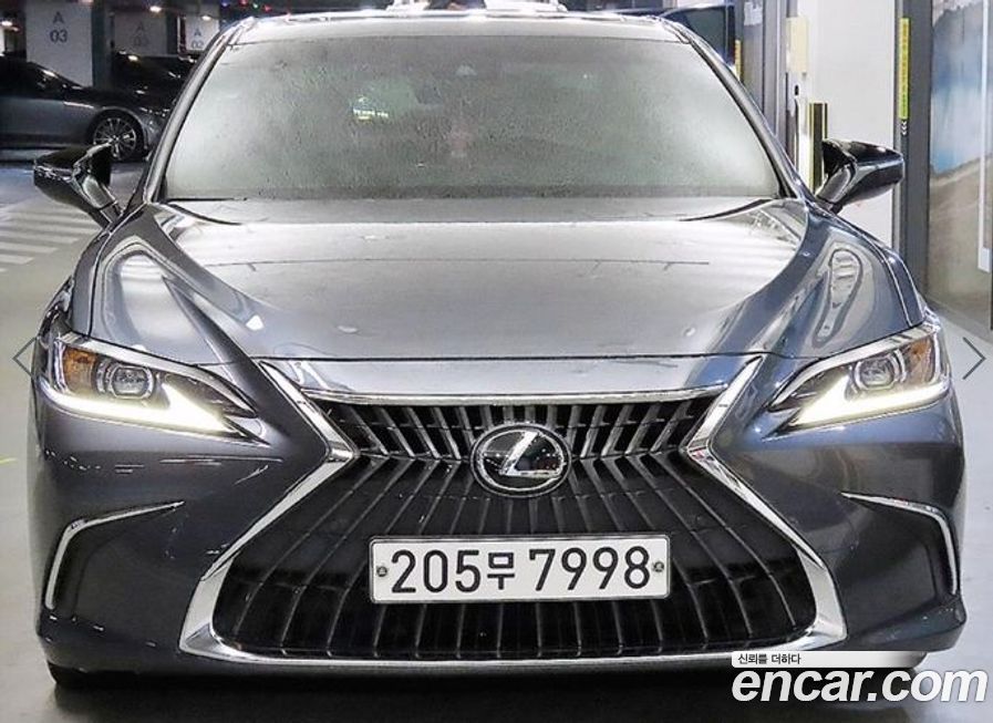 Lexus ES 2023