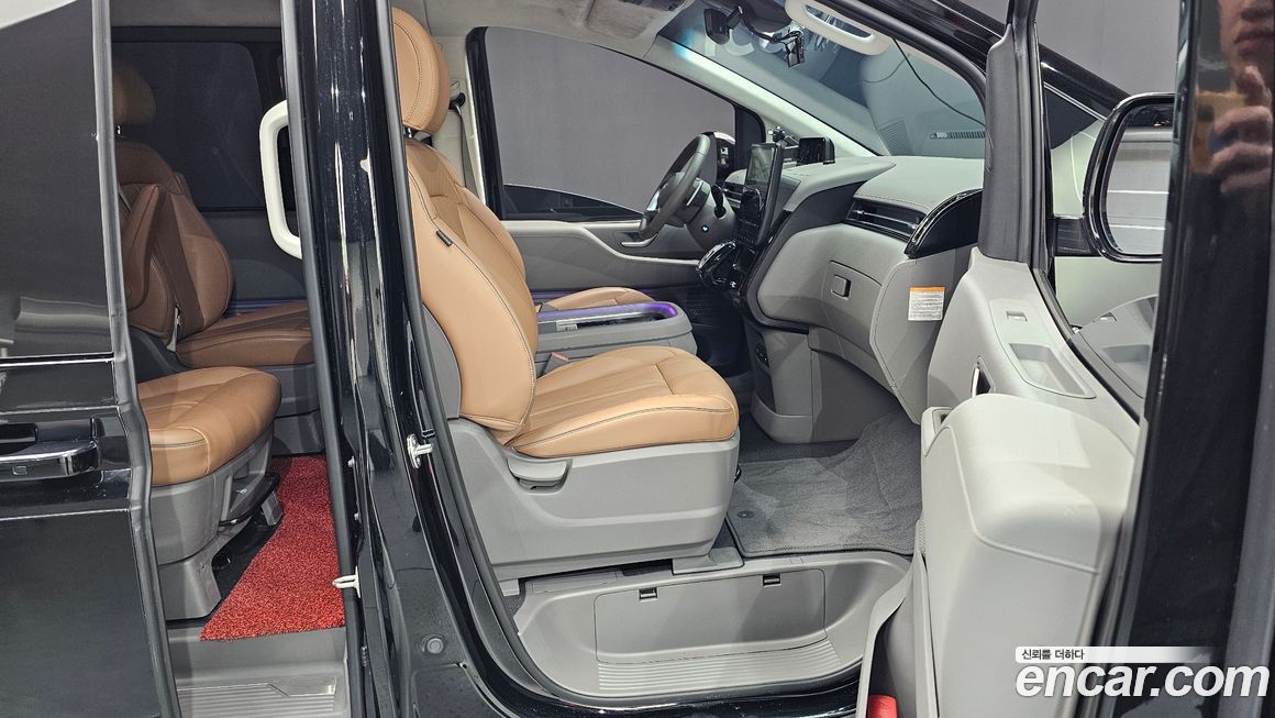 Hyundai Staria 2025