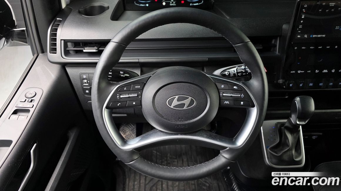 Hyundai Staria 2025