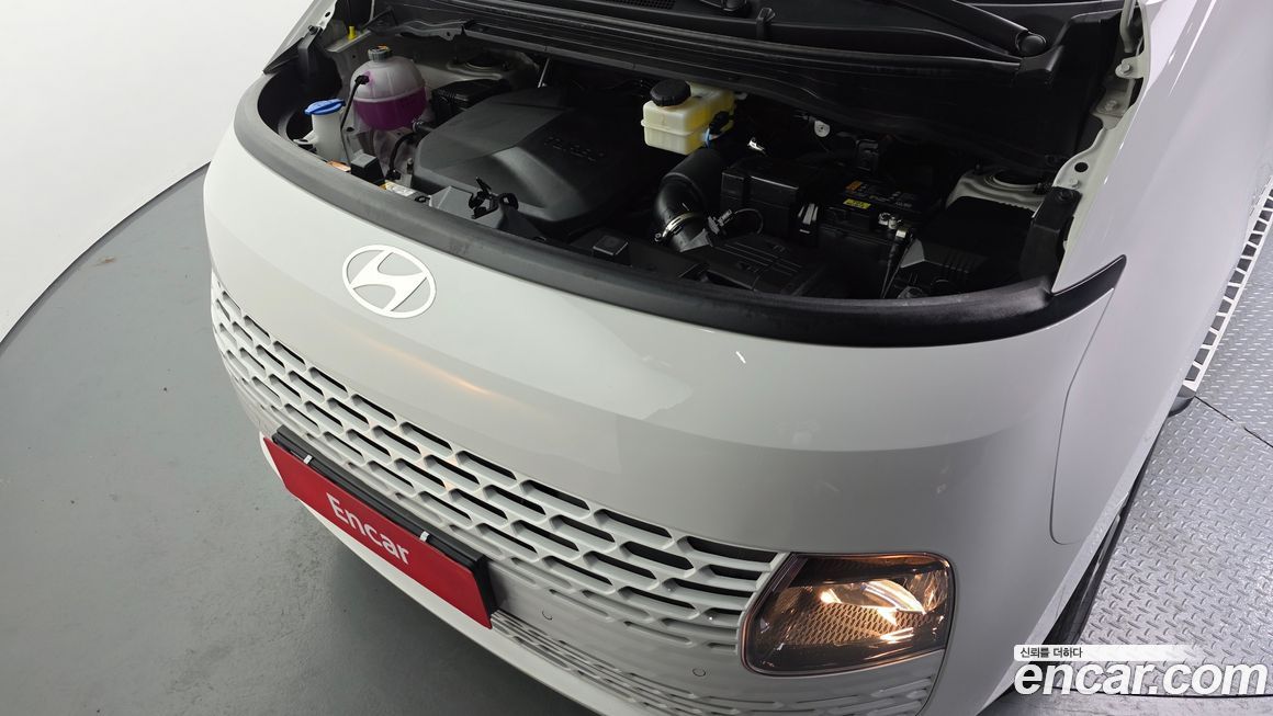Hyundai Staria 2025
