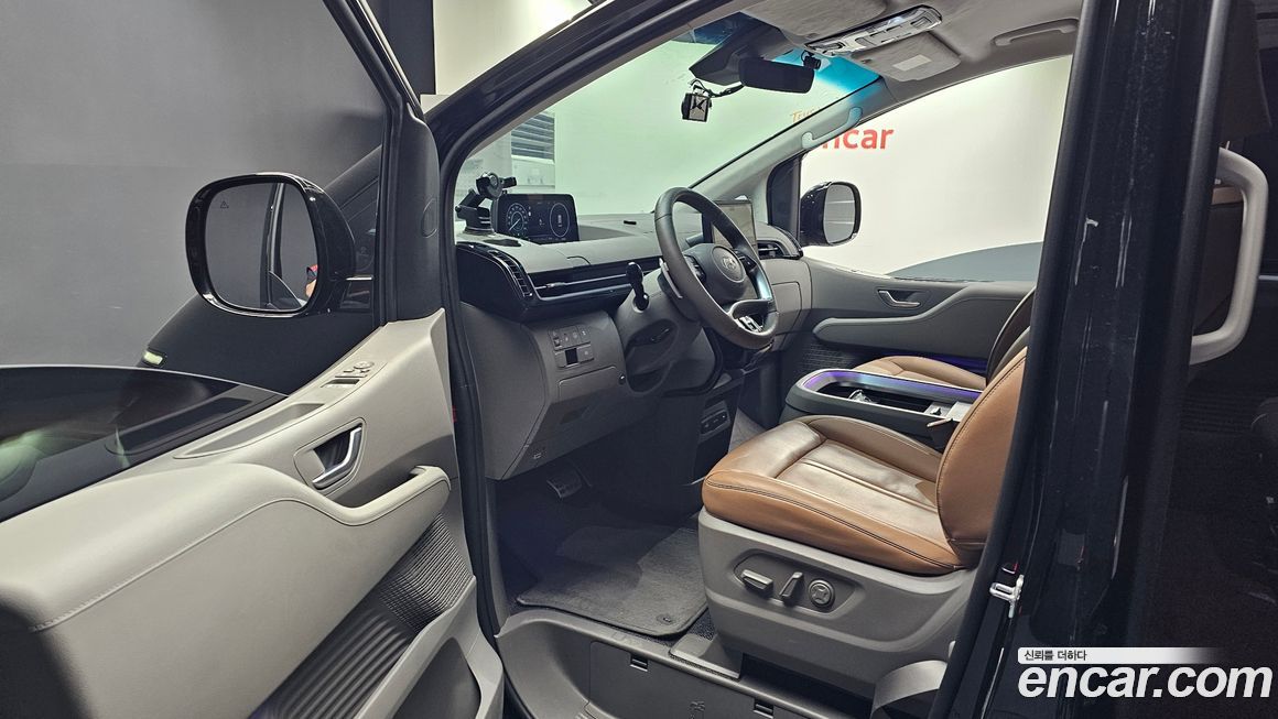 Hyundai Staria 2025